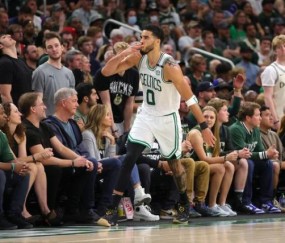 开云登录入口地址-波士顿热血仍未冷 花园球馆静待系列赛抢七