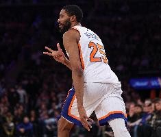 手感不错！大桥半场15中9拿下19分1板3助1断 次节15分