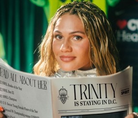 开云体育app-年薪超200万刀！大虫罗德曼之女成女足最高薪，男足C罗是其120倍