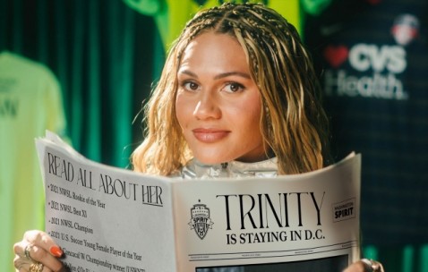 开云体育app-年薪超200万刀！大虫罗德曼之女成女足最高薪，男足C罗是其120倍