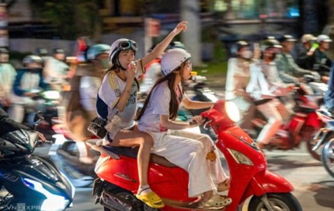 开云体育app-铜牌也很开心！越南球迷又炸街了 U23亚洲杯他们点球大战赢了韩国|越南队|越南足球|韩国足球|金相植|朴恒绪_新浪体育_新浪新闻